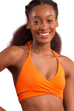 Load image into Gallery viewer, Gallery: Rio De Sol Haut Top Dots-Orange Kate
