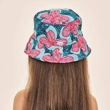 Load image into Gallery viewer, Model Back: Uv Line Bob Napoli Kids Hibiscus Upf50+
