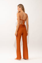 Load image into Gallery viewer, Model Back: Rio De Sol Pantalon De Plage Ferrugo Murana Pants
