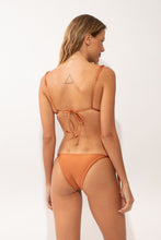 Load image into Gallery viewer, Model Back: Rio De Sol Haut Top Shimmer-Nocciola Lia-Noa
