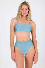 Load image into Gallery viewer, Model Front: Rio De Sol Bas Bottom Mirante Hotpants
