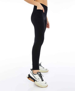 Image 02: Alto Giro Fitness Bas Legging Unique Recortes Preto