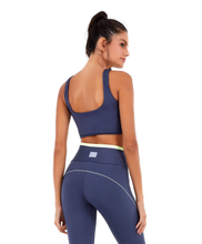 Load image into Gallery viewer, Model Back: Alto Giro Fitness Haut Top Blackout Recorte Tela Cinza Odyssey
