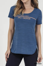 Load image into Gallery viewer, Image 02: Alto Giro Fitness Haut Top Fit Rajado
