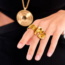 Load image into Gallery viewer, Image 02: Hipanema Bague Ring Ancient Gold Hipenema
