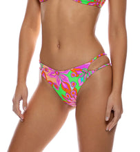 Load image into Gallery viewer, Image 05: Luli Fama Bas Bottom Crossing String Vivi Il Momento

