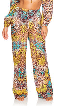 Load image into Gallery viewer, Model Front: Luli Fama Pantalon De Plage Bottom Flare Diosa Salvaje
