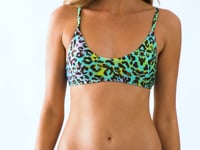 Load and play video in Gallery viewer, Video: Rio De Sol Haut Top Morumbi Bralette
