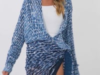 Load and play video in Gallery viewer, Chuva Shirt Greta
