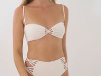 Load and play video in Gallery viewer, Video: Rio De Sol Haut Top Malibu-Natural Bandeau-Iris
