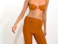 Load and play video in Gallery viewer, Video: Rio De Sol Pantalon De Plage Ferrugo Murana Pants
