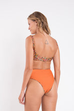Load image into Gallery viewer, Image 11: Rio De Sol Bas Bottom Bouquet Hotpants
