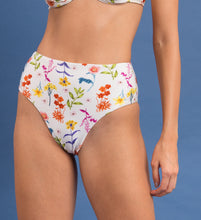 Load image into Gallery viewer, Image 13: Rio De Sol Bas Bottom Countryside Hotpants
