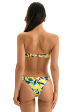 Load image into Gallery viewer, Model Back: Rio De Sol Bas Bottom Lemon Flower Bandeau
