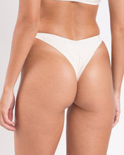 Load image into Gallery viewer, Image 05: Rio De Sol Bas Bottom Malibu-Natural Cali
