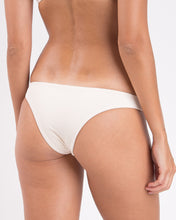 Load image into Gallery viewer, Image 05: Rio De Sol Bas Bottom Malibu-Natural Essential
