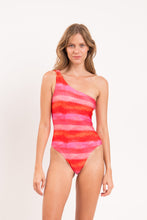 Load image into Gallery viewer, Model Front: Rio De Sol Une Pièce Cher Santorini

