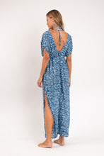 Load image into Gallery viewer, Model Back: Rio De Sol Vêtement De Plage Chuva Long Dress Soleil

