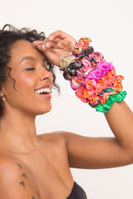 Load image into Gallery viewer, Image 06: Rio De Sol Chouchou Dots-Energy Scrunchie
