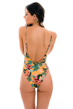 Load image into Gallery viewer, Model Back: Rio De Sol Une Pièce Lis Hype
