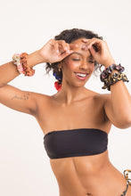 Load image into Gallery viewer, Image 02: Rio De Sol Chouchou Nocciola Scrunchie
