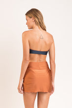 Load image into Gallery viewer, Model Back: Rio De Sol Jupe De Page Nocciola Skirt-Knot

