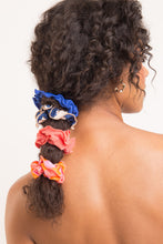 Load image into Gallery viewer, Image 02: Rio De Sol Chouchou Pottery Scrunchie
