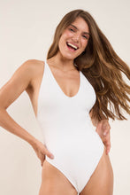 Load image into Gallery viewer, Image 08: Rio De Sol Une Pièce Sand-White Sunny
