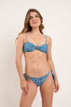 Load image into Gallery viewer, Model Front: Rio De Sol Ensemble Set Chuva Bandeau-Joy Italy
