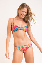 Load image into Gallery viewer, Image 03: Rio De Sol Ensemble Set Love-Trip Bandeau-Joy Essential-Comfy
