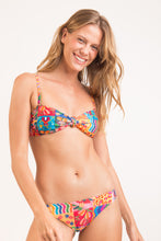 Load image into Gallery viewer, Image 05: Rio De Sol Ensemble Set Love-Trip Bandeau-Joy Essential-Comfy
