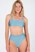 Load image into Gallery viewer, Gallery: Rio De Sol Ensemble Set Mirante Bandeau-Reto Hotpants
