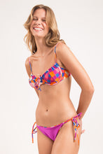 Load image into Gallery viewer, Image 09: Rio De Sol Haut Top Funny Balconet-Tie
