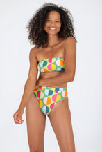 Load image into Gallery viewer, Model Front: Rio De Sol Haut Top Garden-City Bandeau-Reto
