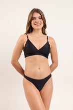 Load image into Gallery viewer, Model Front: Rio De Sol Haut Top Touch-Black Paola
