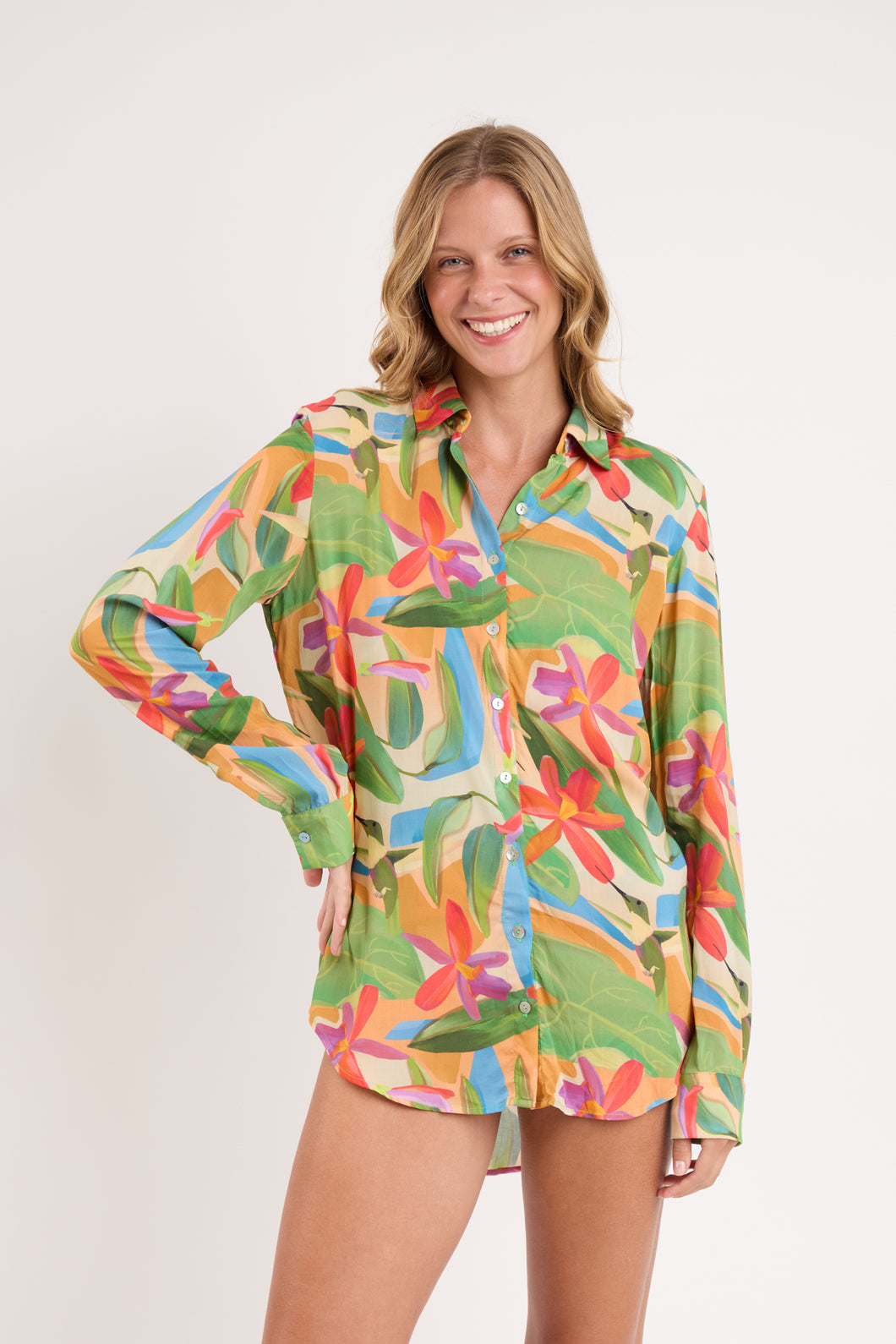 Model Front: Rio De Sol Chemise Tropical Shirt Greta