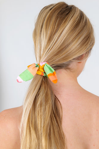 Model Front: Rio De Sol Chouchou Utah Scrunchie