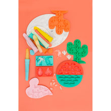 Load image into Gallery viewer, Image 06: Sunnylife Pique-Nique Flamingo Ice Trays
