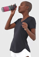 Load image into Gallery viewer, Skin Fit T-Shirt Alongada Gola V Preto
