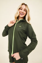 Load image into Gallery viewer, Gallery: Uv Line Fitness Robes Bag-Foldable Windbreaker Jacket Verde Militar
