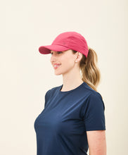 Load image into Gallery viewer, Image 03: Uv Line Casquette Beach Tennis Cap Fuchsia Upf50+
