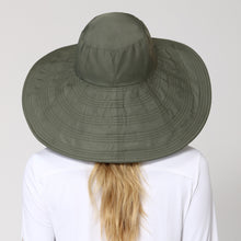 Load image into Gallery viewer, Model Back: Uv Line Chapeau Souple/Capeline Beverly Hills Verde Militar Upf50+
