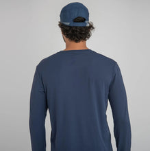 Load image into Gallery viewer, Model Back: Uv Line Casquette Cap New Fit Marinho Upf50+
