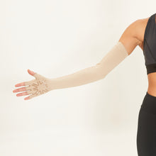 Load image into Gallery viewer, Image 05: Uv Line Gants Extra Long Glove Chocolate Upf50+
