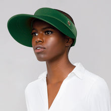Load image into Gallery viewer, Model Front: Uv Line Visière Grecia Verde Folha Upf50+
