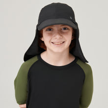 Load image into Gallery viewer, Model Front: Uv Line Casquette Legionario Teens Preto Upf50+
