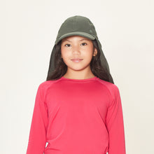 Load image into Gallery viewer, Model Front: Uv Line Casquette Legionario Teens Verde Militar Upf50+
