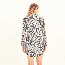 Load image into Gallery viewer, Model Back: Uv Line Vêtement De Plage Shirtdress Costela Aco Off White Upf50+
