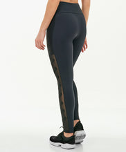 Load image into Gallery viewer, Hyper Bordado Lateral Preto Leggings
