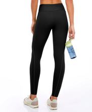 Load image into Gallery viewer, Hyper Frisos Preto Leggings
